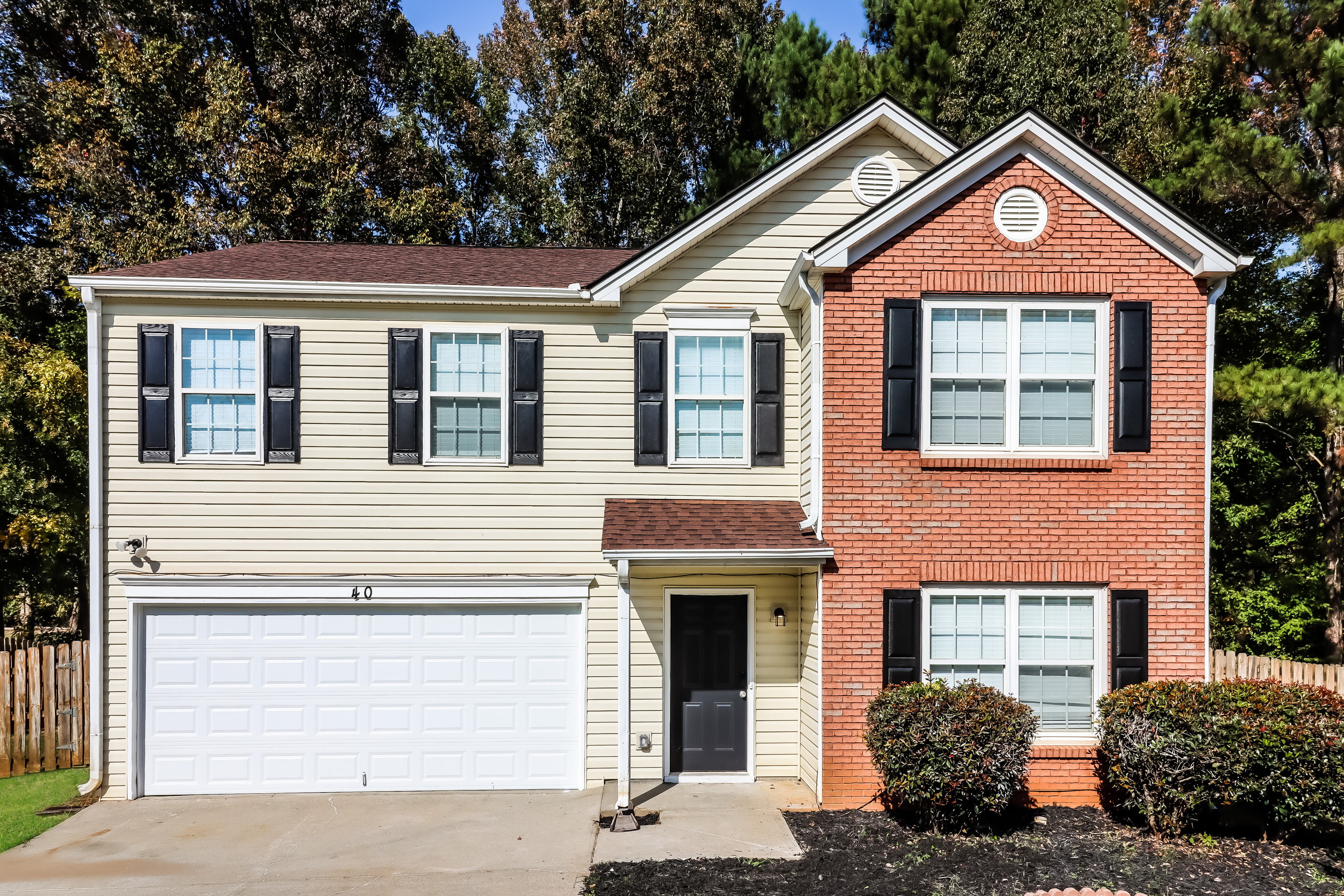 40 GLENABBEY DR CARTERSVILLE, GA 30120